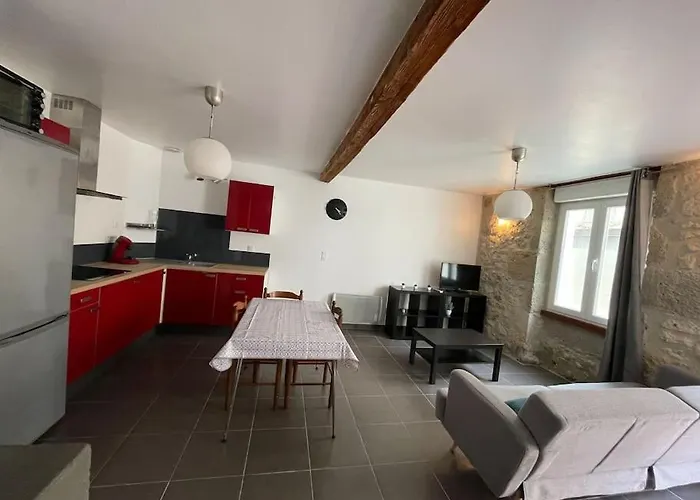Belle Maison De Ville Renovee